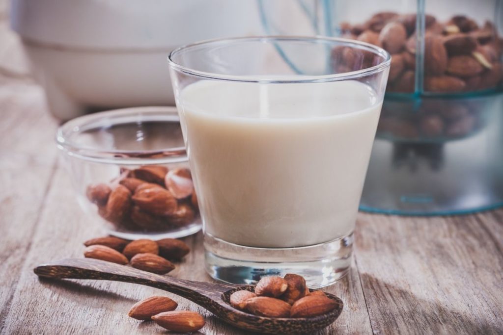 Lotus Root Almond Tea 莲藕杏仁茶 (Hot)